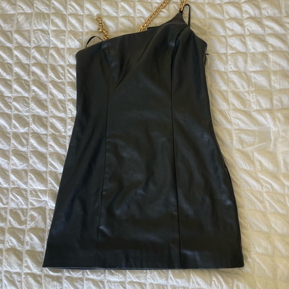 Revolve NBD Darby faux leather one shoulder rhinestone strap - Picture 6 of 13